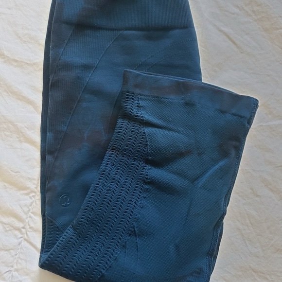 Lululemon Flow & Go Crop 19 inch Leggings Alberta Lake Black Sz 2 - Picture 9 of 10